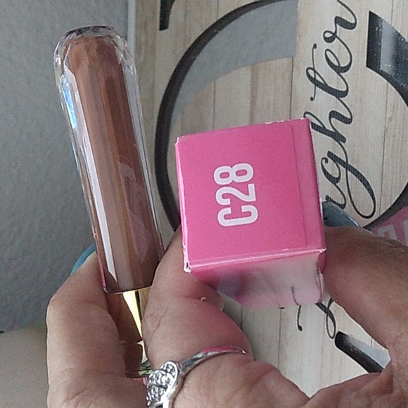 Jeffree Star MAGIC STAR Concealer - Picture 8 of 13